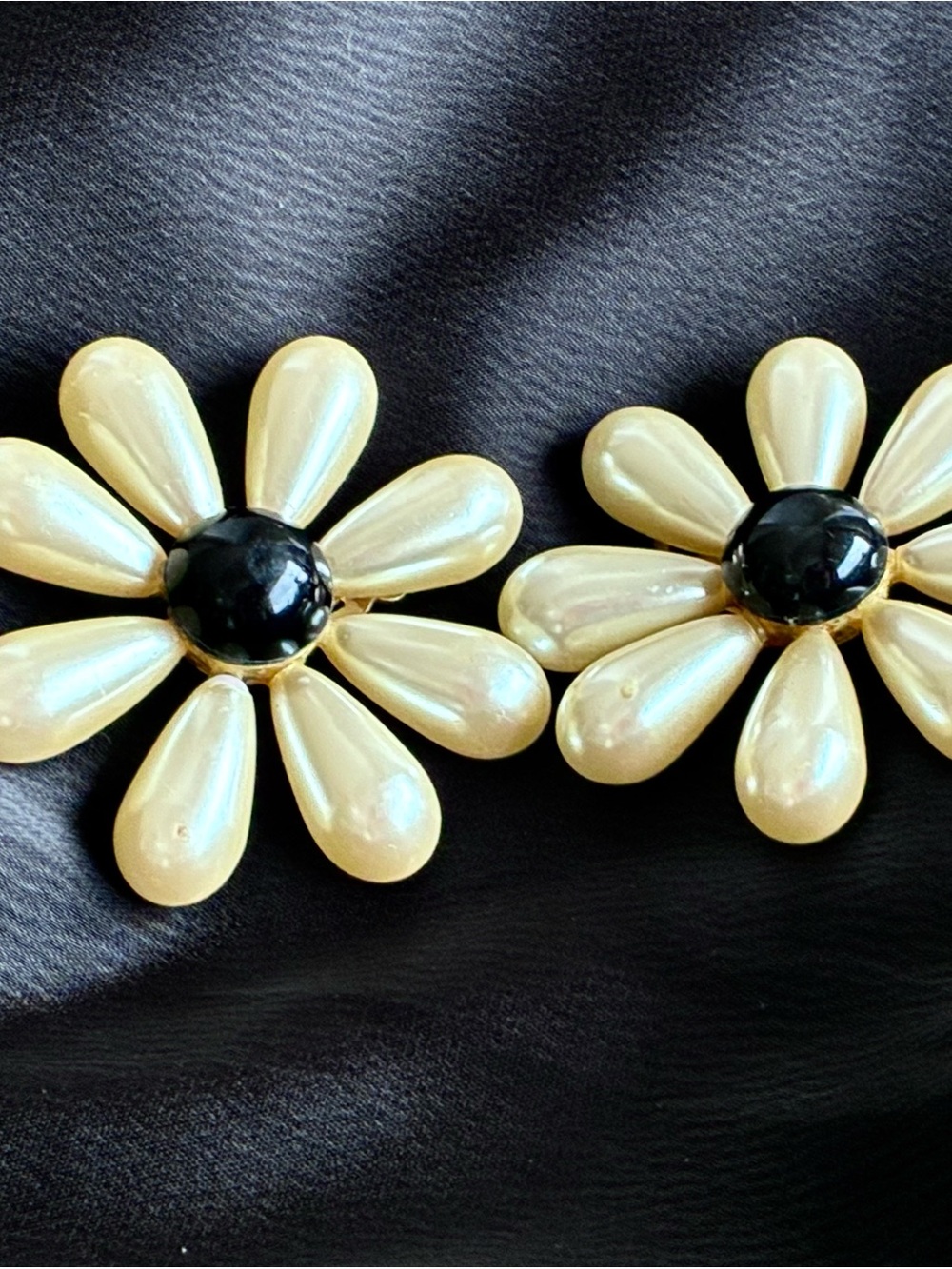 Vintage Ann Taylor Pearl Daisy Clip-On Earrings with Black Center
